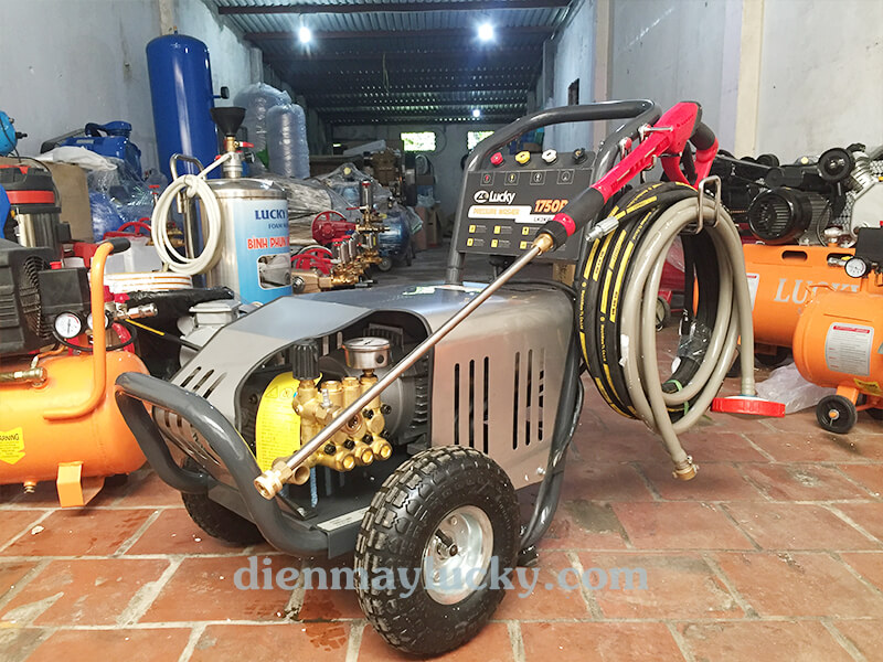 máy rửa xe bị giật
