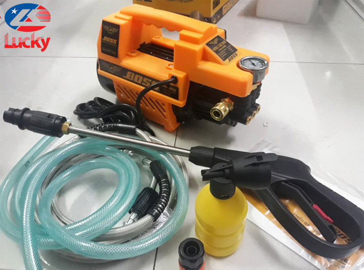so-sanh-may-rua-xe-total-2000w