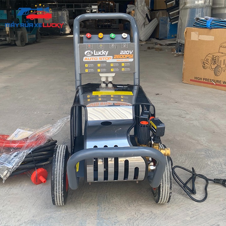 may-rua-xe-2600psi-1-pha-tu-ngat-lucky