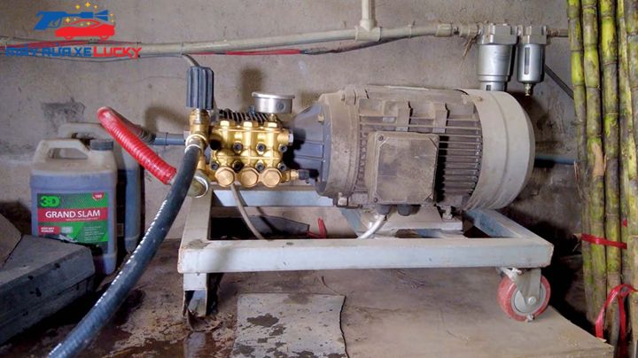 may-rua-xe-cao-ap-khong-len-nuoc-4