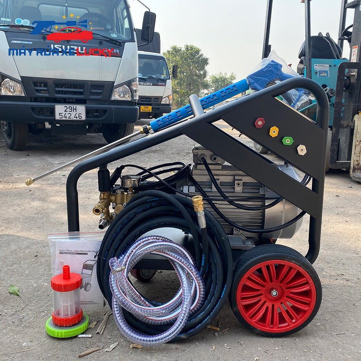 may-rua-xe-800bar-sieu-cao-ap-27kw-lucky-1